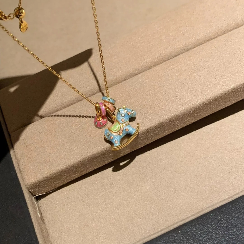 Gold-Plated 925 Silver｜Enamel Dreamy Horse Necklace – Luck & Elegance