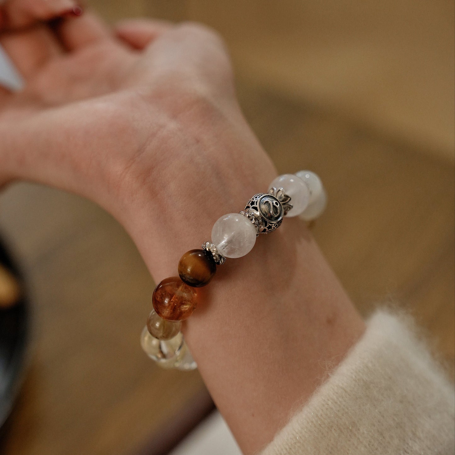 「Leo」Bracelet｜Gold Hair Quartz & Sunstone for Leadership, Success & Prosperity